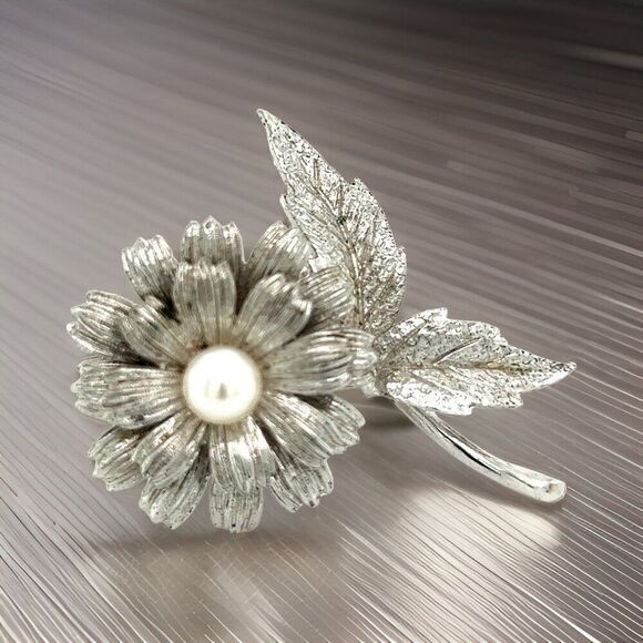 Mikimoto Estate Akoya Flower Pearl Brooch Pin Sterling Silver 6.16 mm M415 - Picture 1 of 11